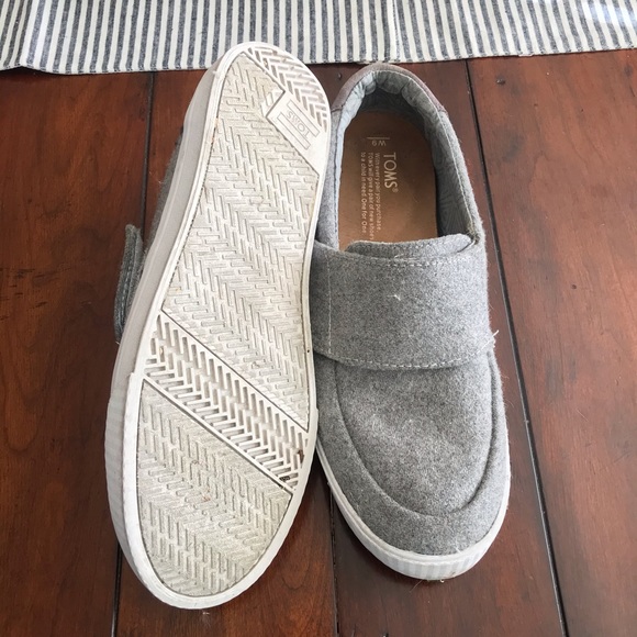 Shoes - Picture 2 of 3